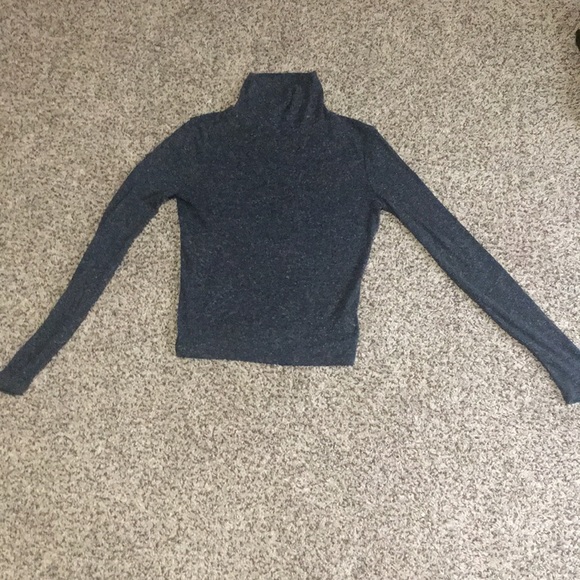 Gray turtle neck crop top - Picture 1 of 1